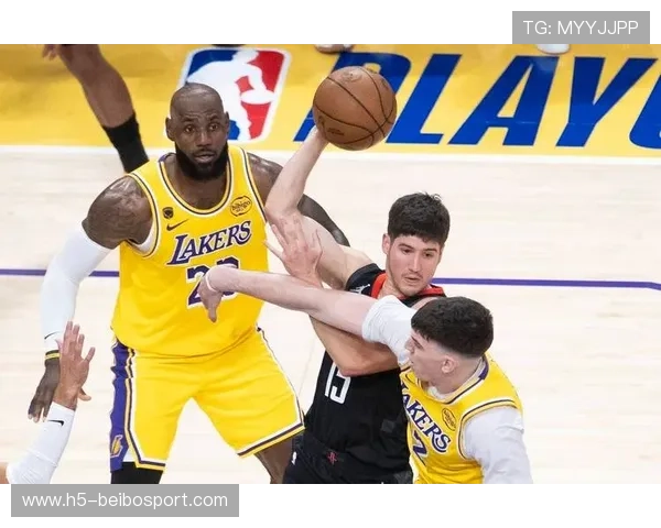 湖人连胜势头强劲詹姆斯领衔全队冲击季后赛新高